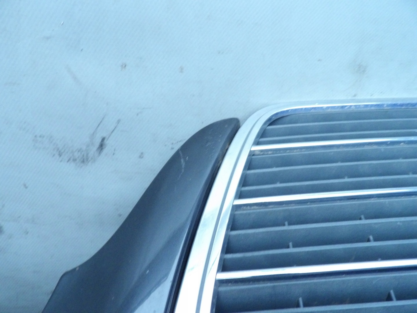 Mercedes W210 kombi cofano lak. 753