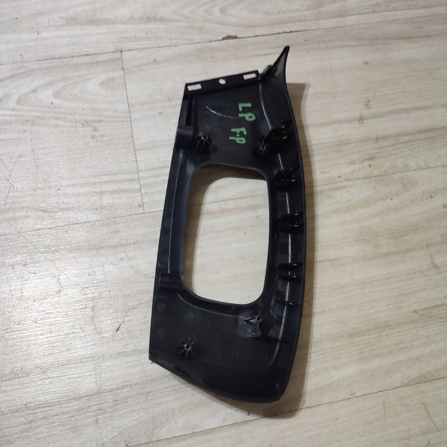 plastic cover seat front left Jaguar F-Pace GX73600B13CA