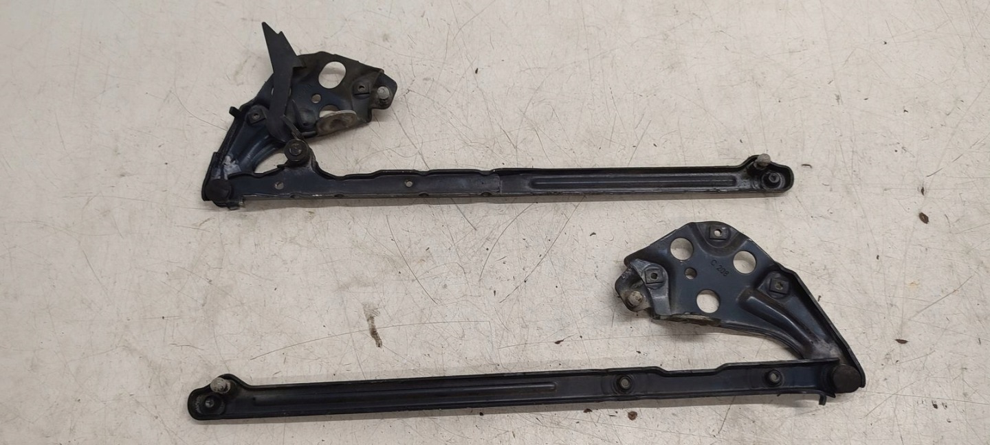 hinge bonnets Mercedes W208 2,0 compressor;