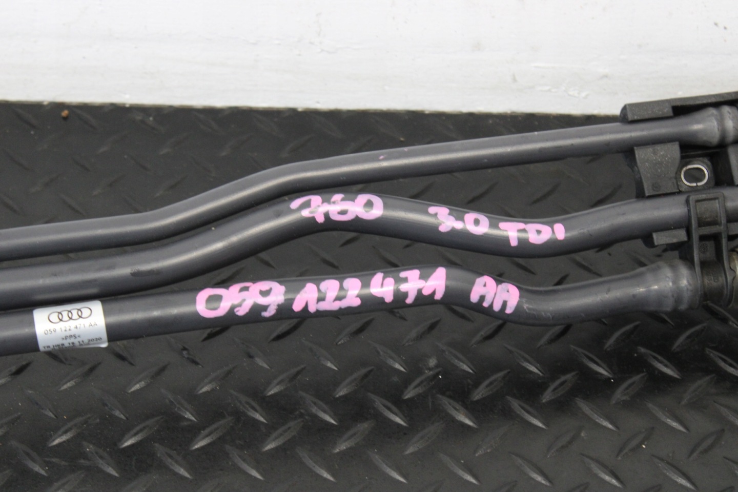 hadice vedení vody VW TOUAREG III 3 760 059122471AA