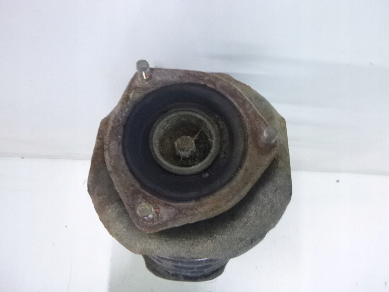 shock absorber front Nissan Serena 1.6D 1998r.