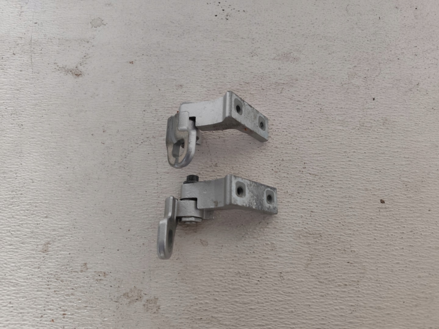VOLVO V40 II 2016 scharniere Tür rechts heck KOMPLET
