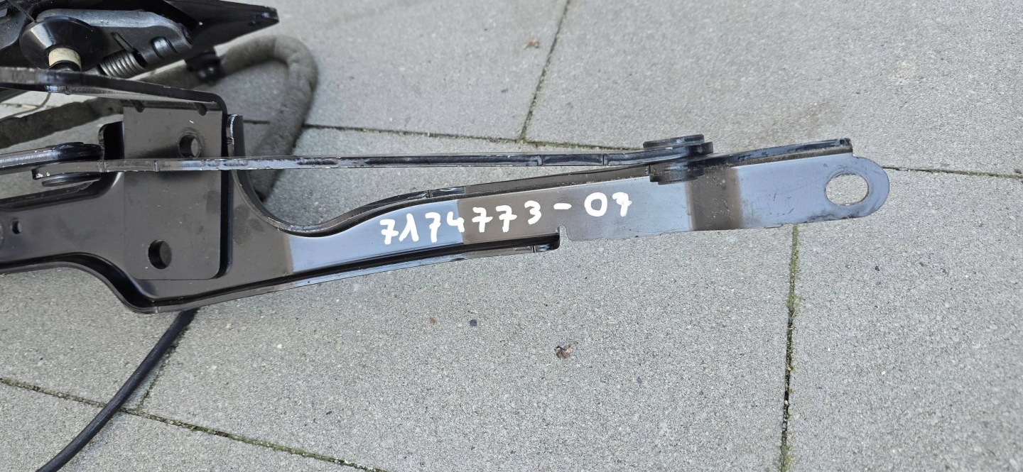 Scharnier dach links BMW 1 E82 E88 CABRIO 7174773