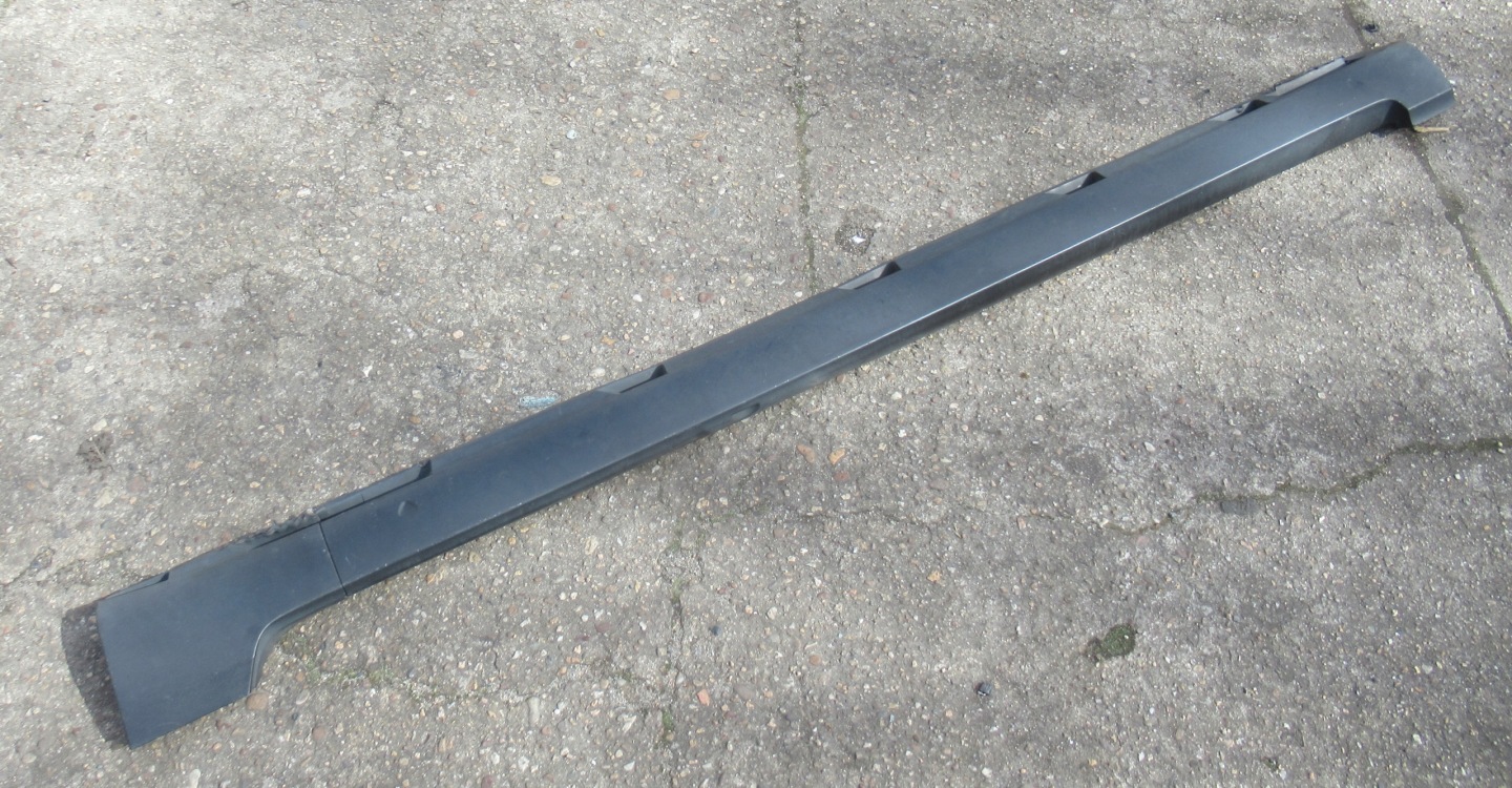 VW PASSAT B6 KOMBI 2.0 TDI 06R moulding cap threshold left 3C0853855B