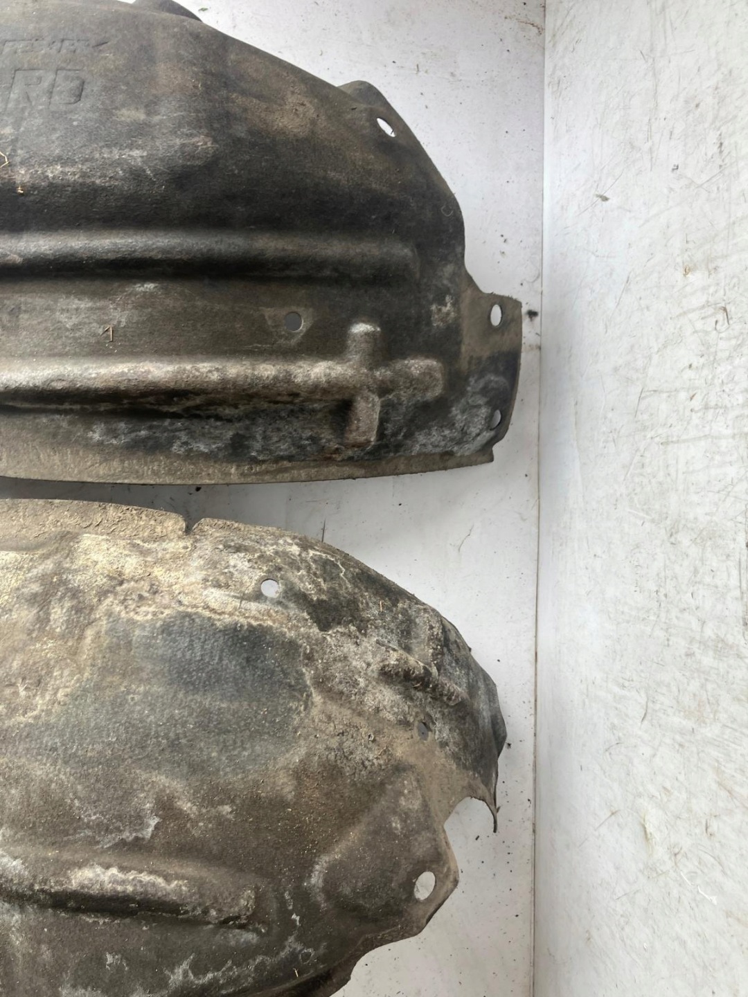mudguard right front RENAULT MEGANE IV KOMPLET