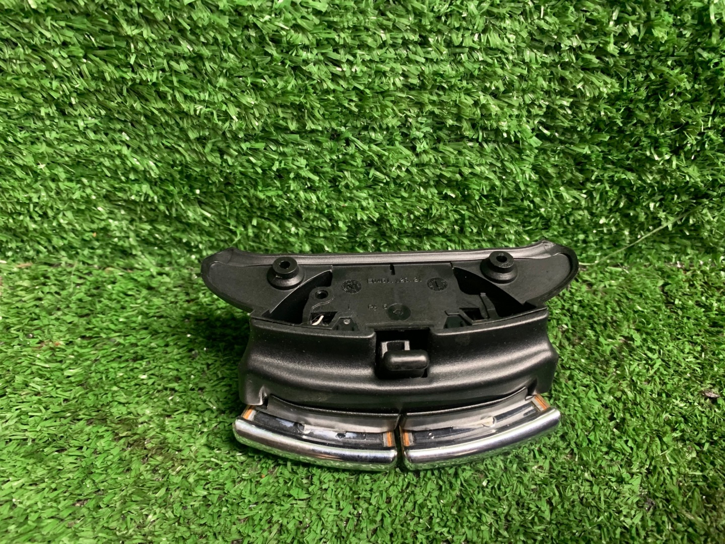 Mercedes E klasa W211 handle PODLOKIETNIKA DEKOR