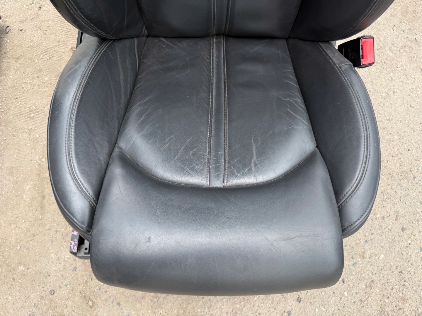 AUDI A8 D4 seat of the passenger right front leather black electrical