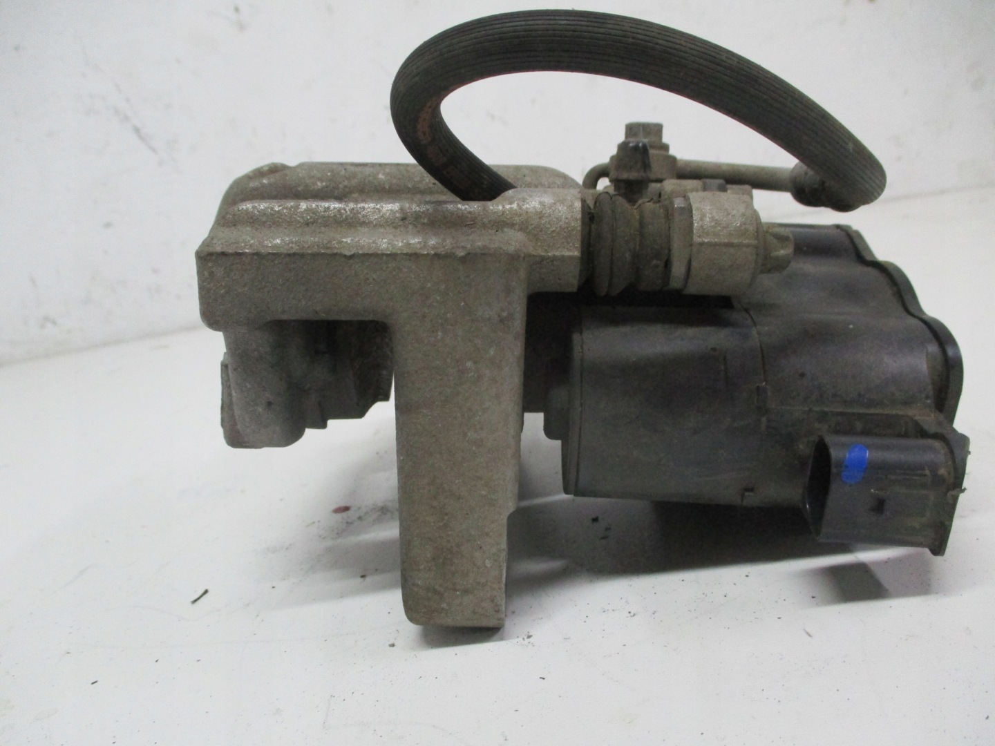 caliper calipers rear. PEUGEOT 408 electrics right left