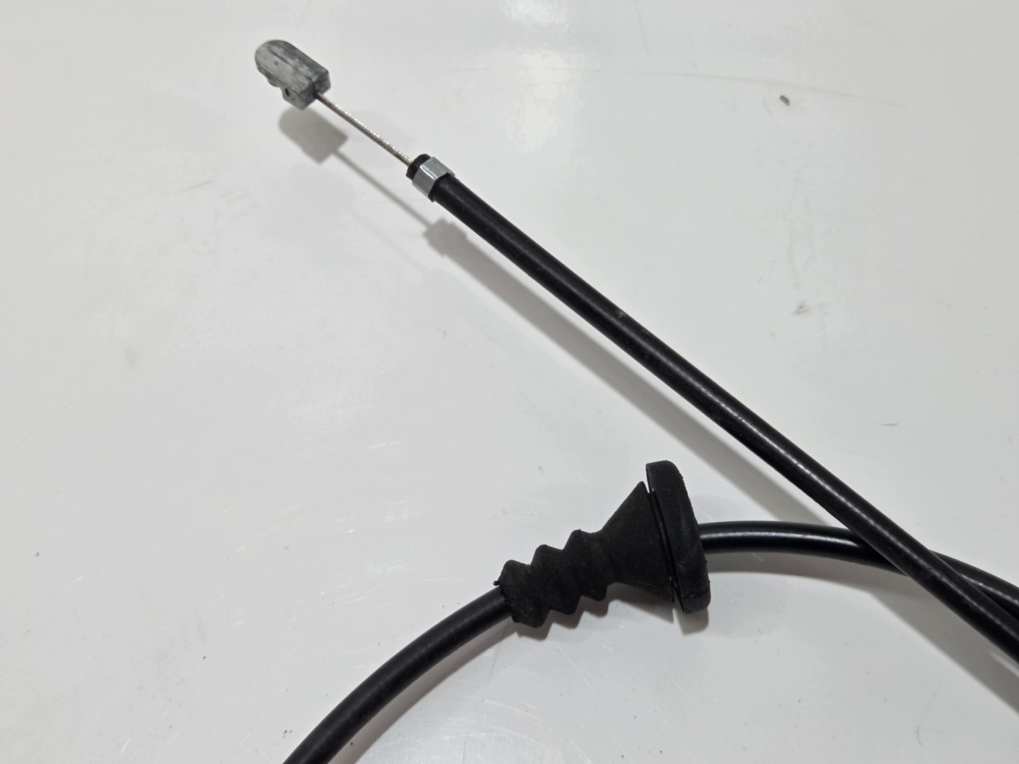 poignée corde pour l'ouverture du capot BMW E60 E61 EUROPA 7052579