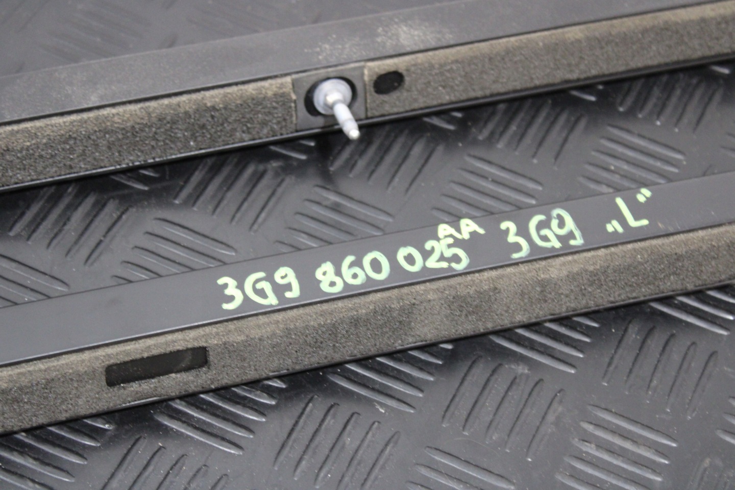 Dachreling dach VW PASSAT B8 3G0 3G9 3G9860025AA