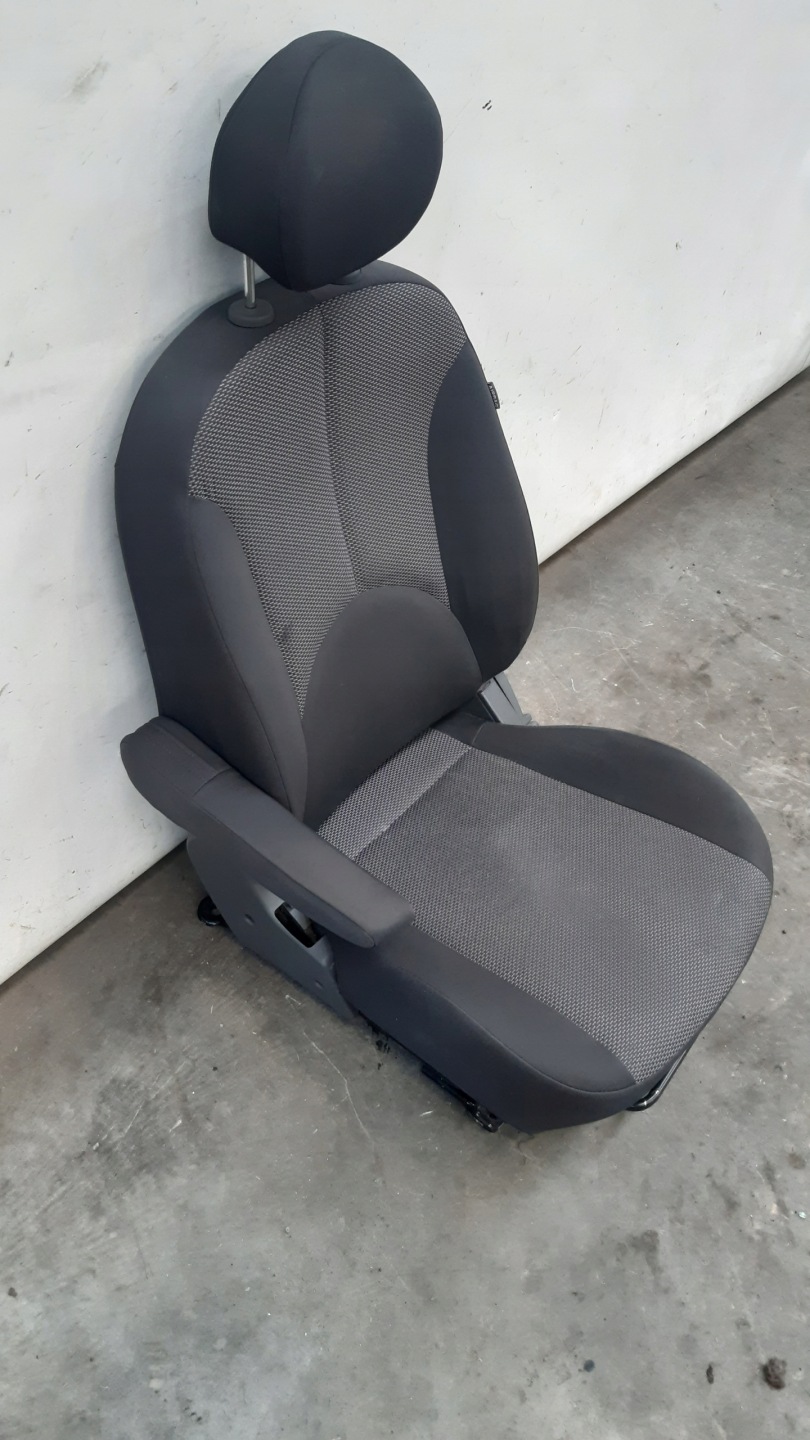 sedačka levý Kia Rio