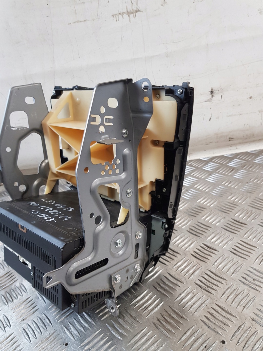 RADIO 86120-53400 PANEL BOCCHETTE LEXUS IS 220D 06R- EUROPA