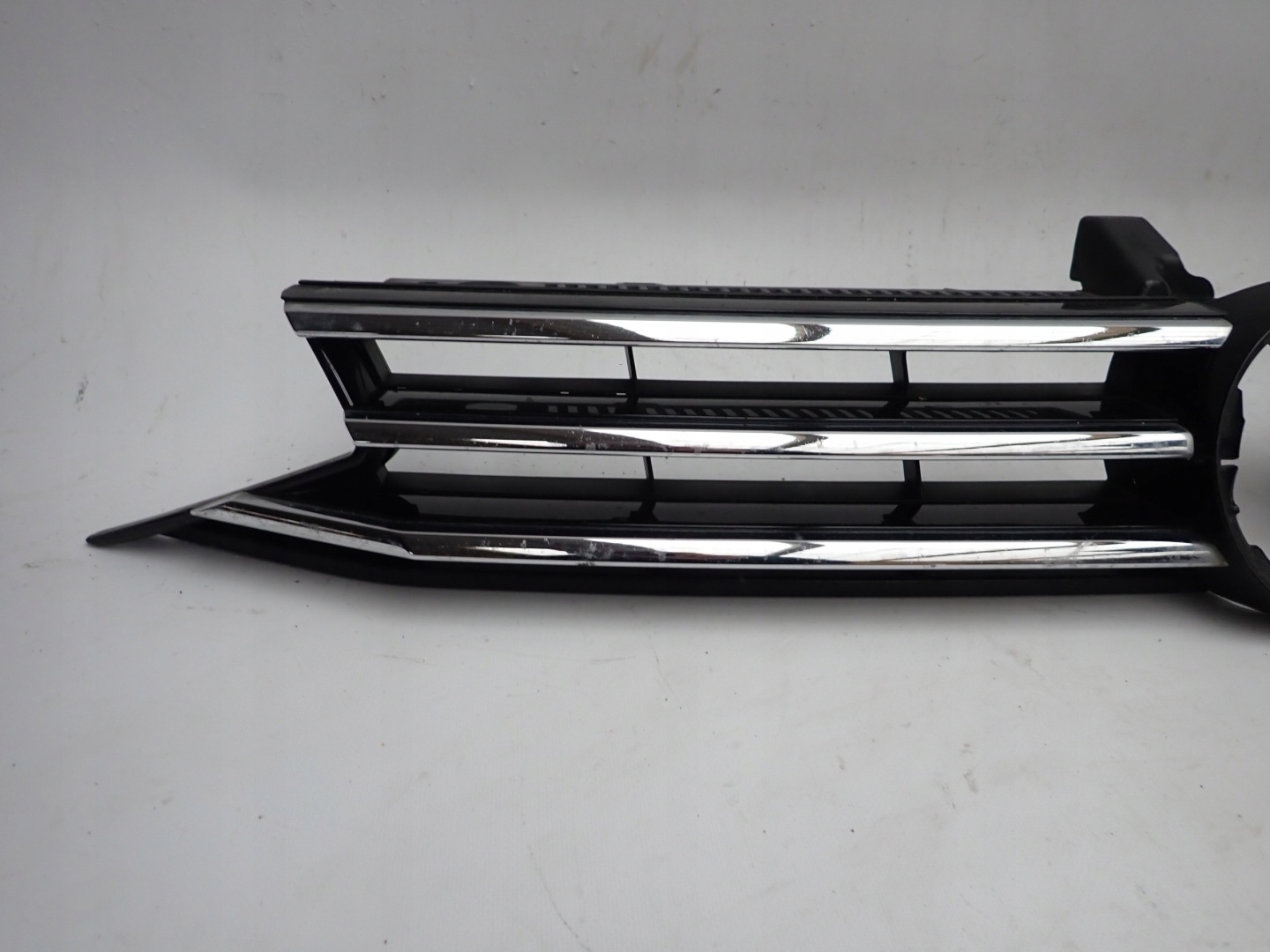 VW TOURAN II 2 15-> grill grille radiator