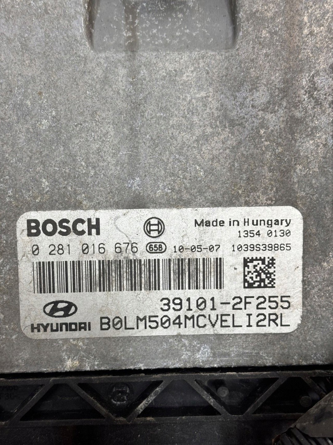 control unit of the engine computer HYUNDAI IX35 2.0 CRDI 0281016676