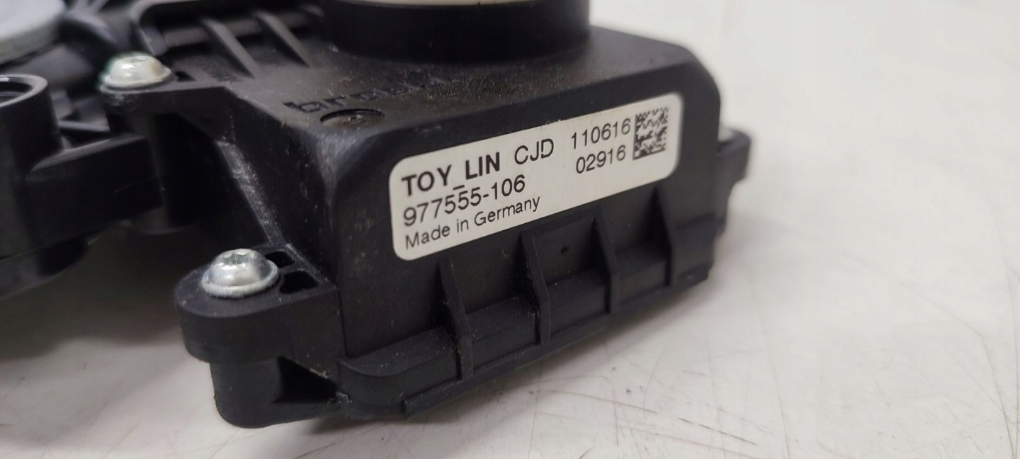 window regulator left front mechanism Toyota Avensis T27