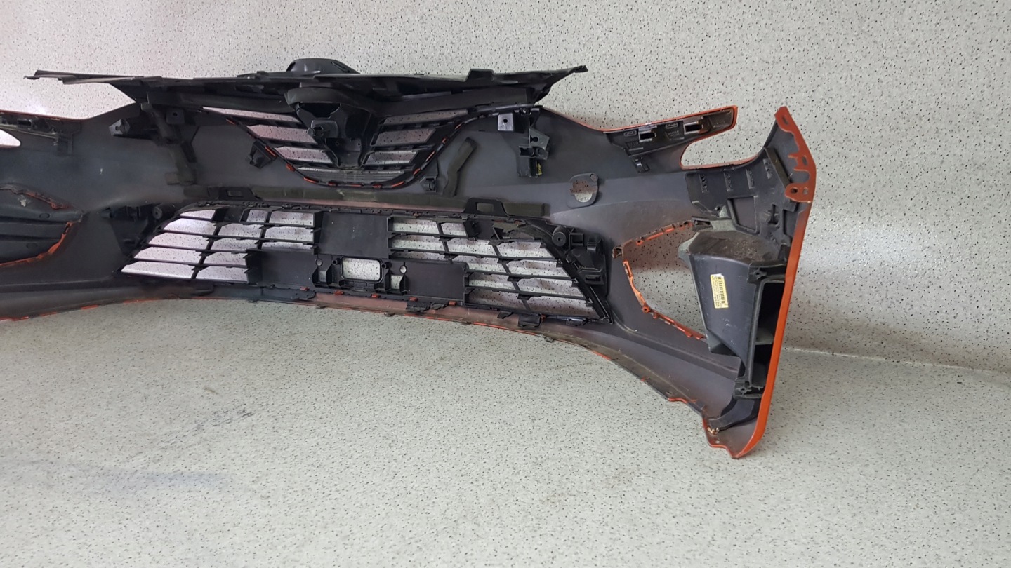 RENAULT CLIO 5 V 2019 - bumper front 9906