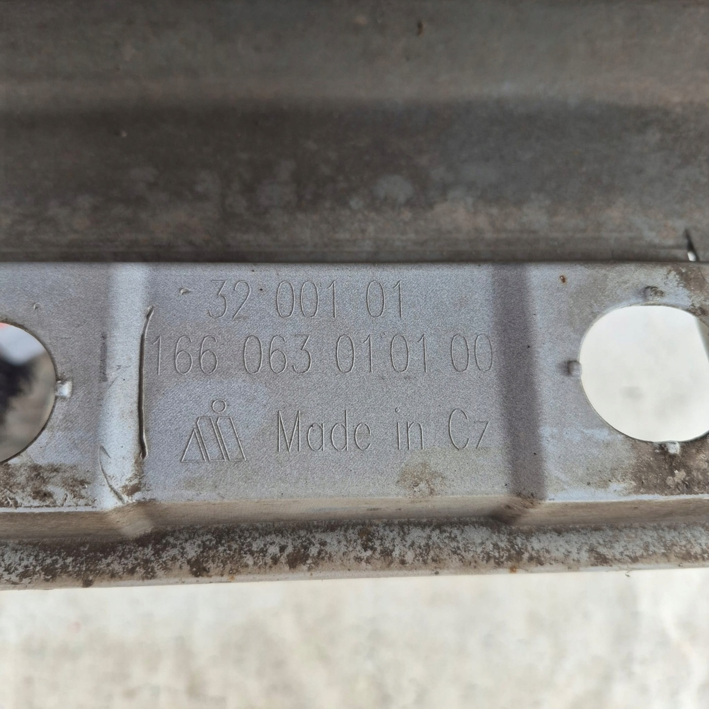 TOYOTA YARIS IV 4 20-> threshold left moulding threshold left
