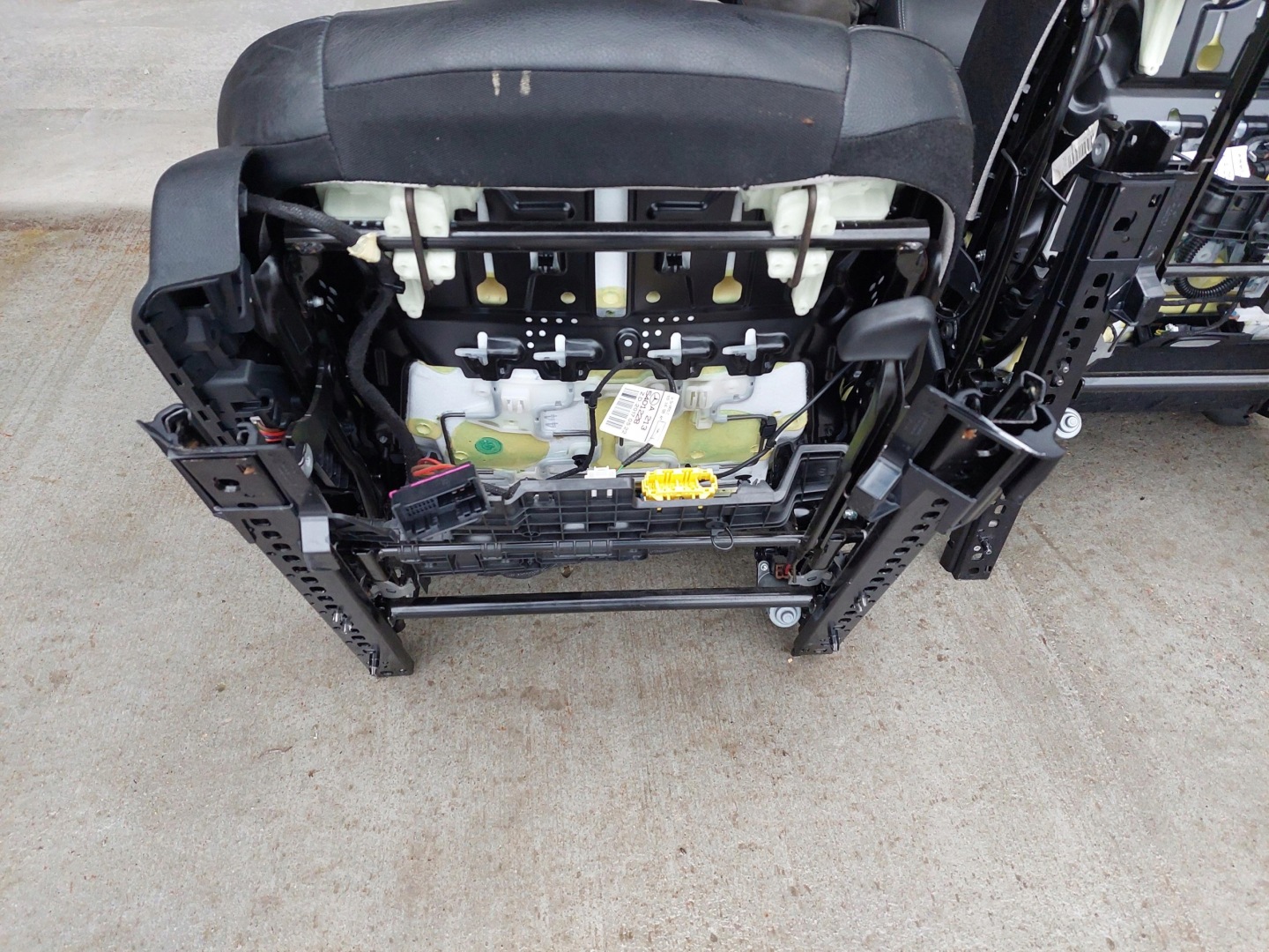 seat left MERCEDES E W213