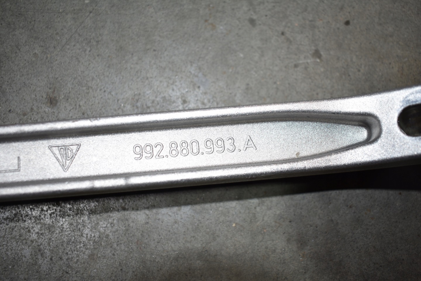 IDEALNA podpěra příčka levé PORSCHE 992 1