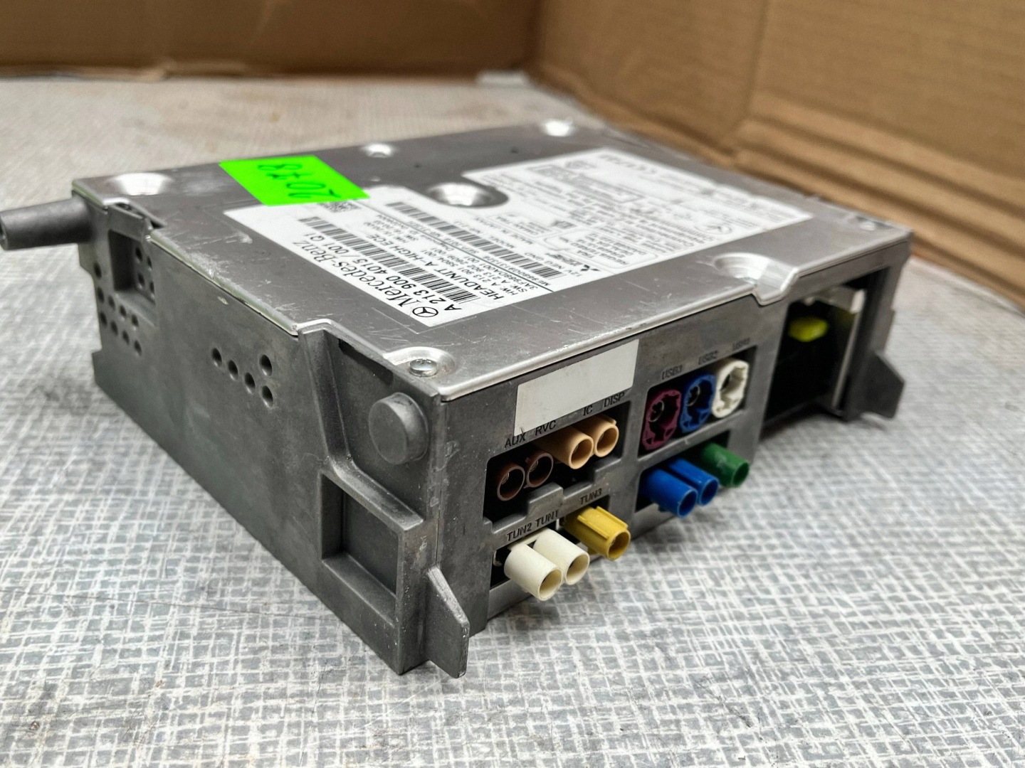 MERCEDES HEADUNIT RADIO NAVI + code 2139004015 A2139004015 @M