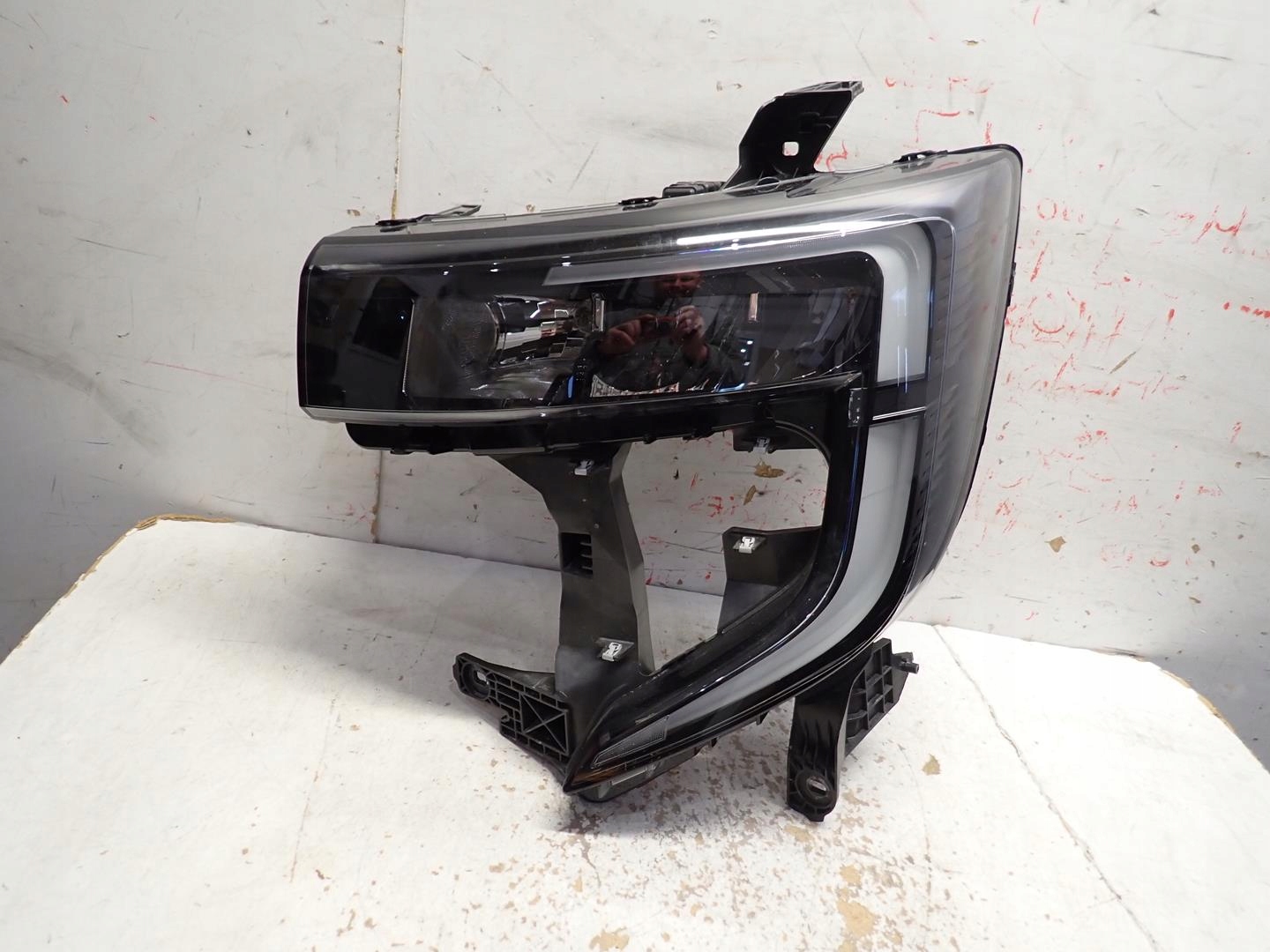 light front front left RENAULT MASTER IV LIFT V 2024- FULL LED 260609073