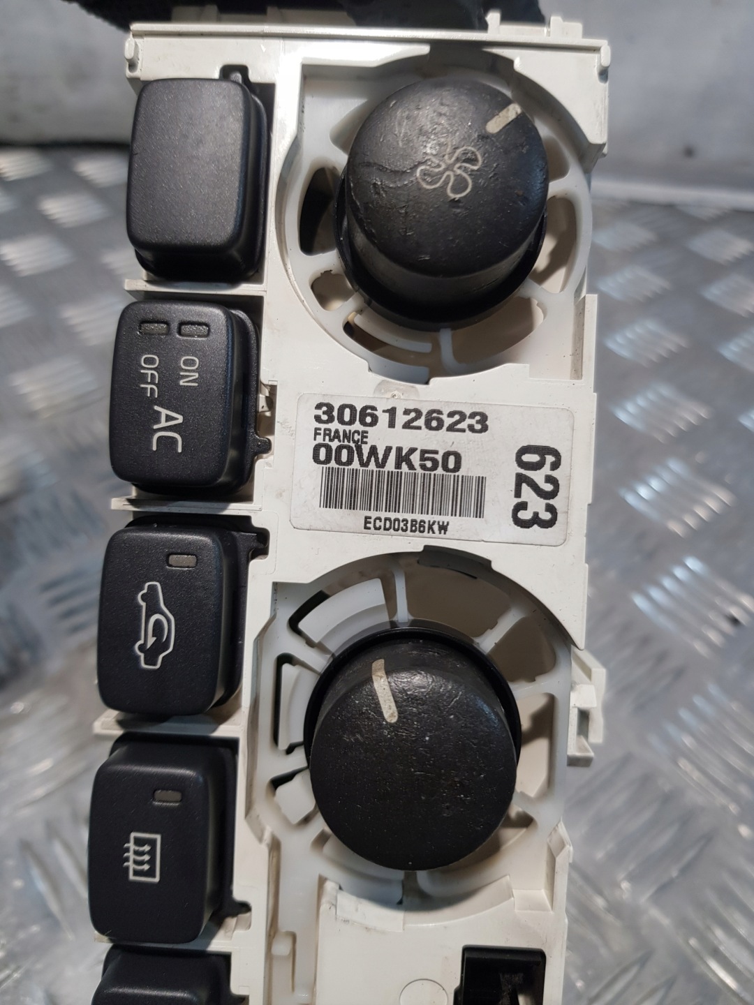 VOLVO V40 00R- PANEL klími klimatizaci 30612623