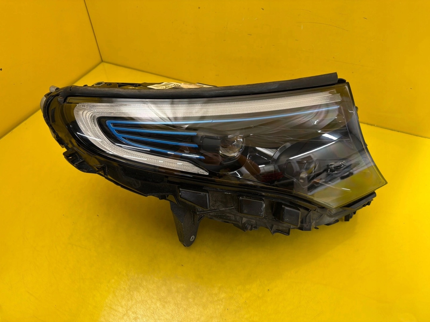 light right Mercedes EQC W293 293 Full Led A2939060201