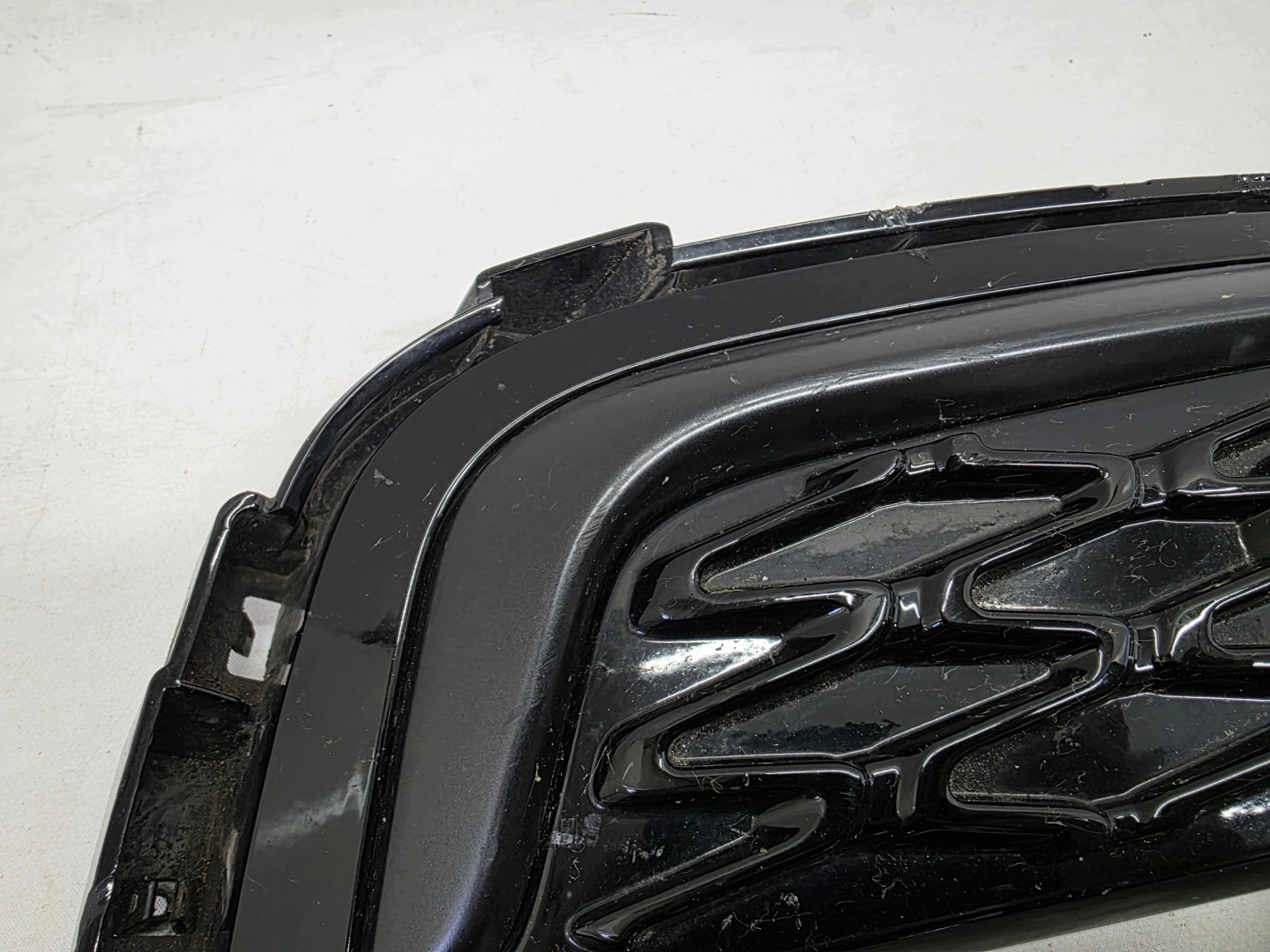CHRYSLER PACIFICA LIFT 20- PDC grid of a bumper right front original