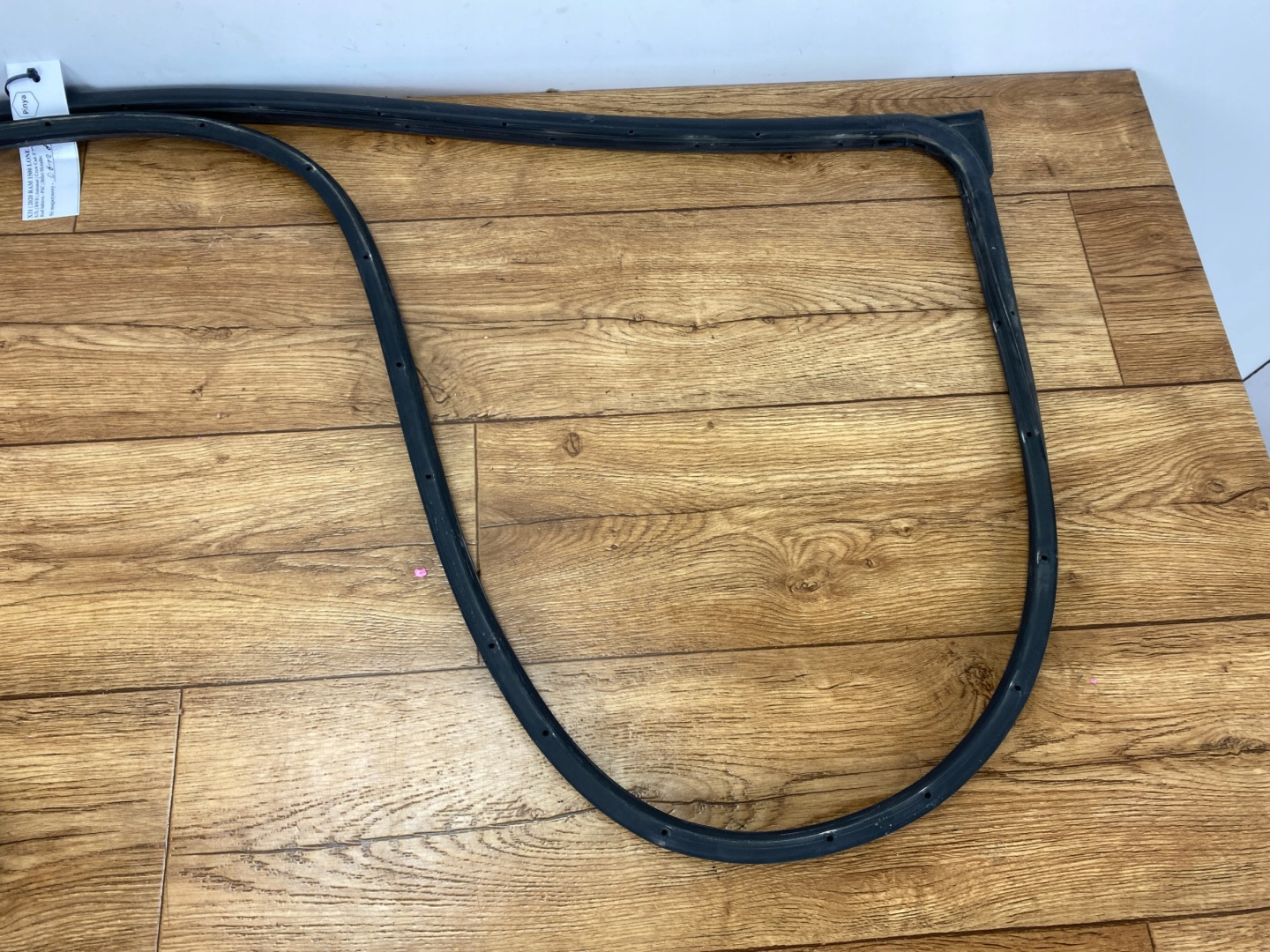 gasket door windows right side Dodge Ram 1500 2019+