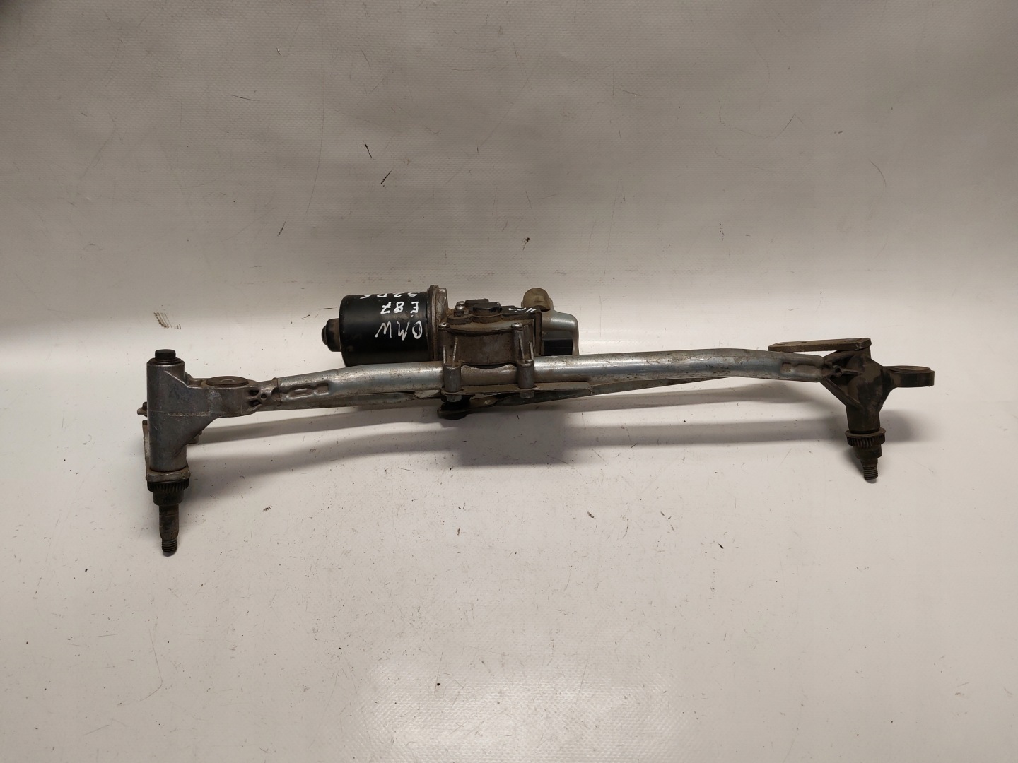 BMW SERIA 1 E87 wiper mechanism front 4 PIN