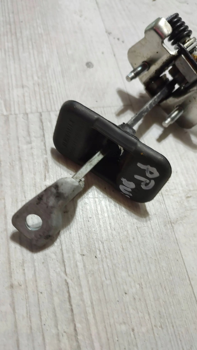 Dacia Duster II 17r 1.2 front side right limiter door