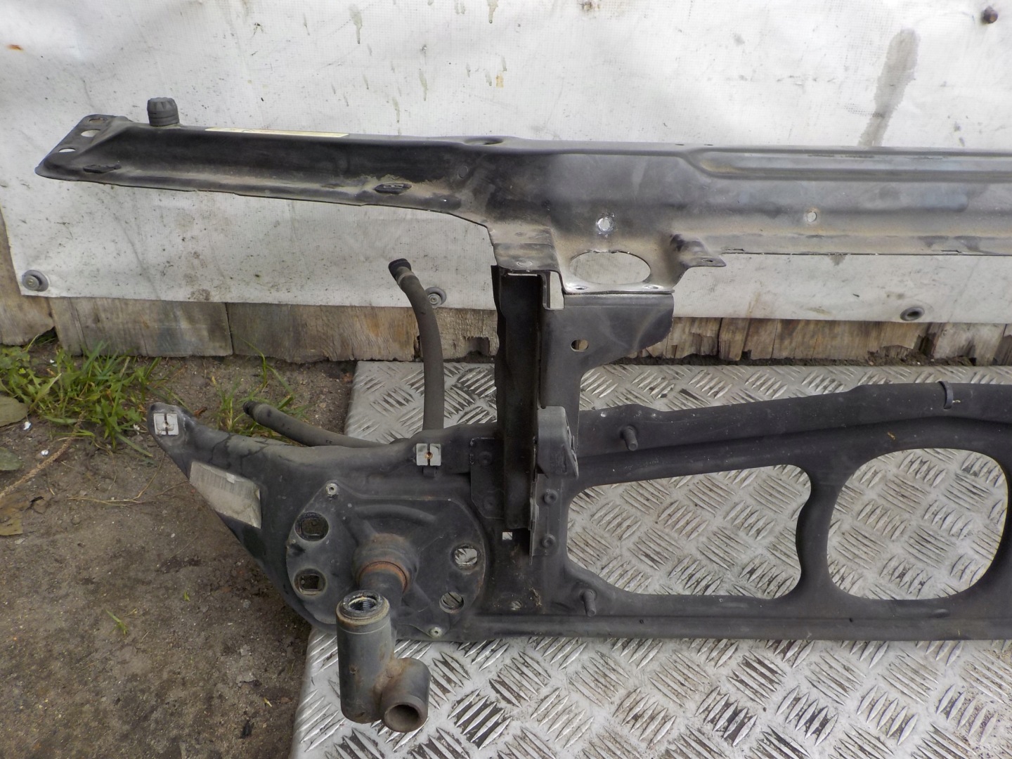 BMW 3 E46 2.0D support panel for radiators pillar