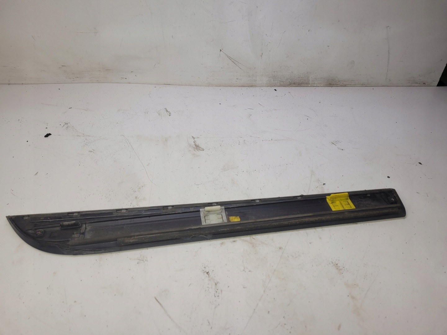 moulding door lower left rear part AUDI A6 C6 LIFT LY9B