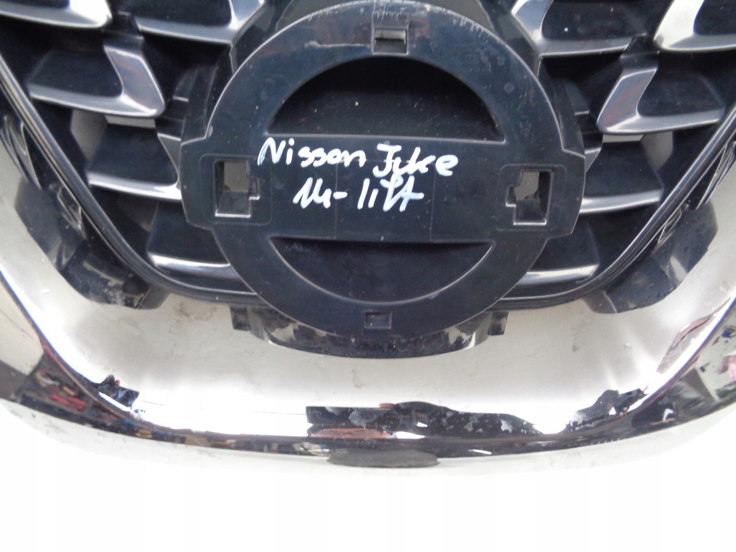 Grille NISSAN JUKE 14- LIFT