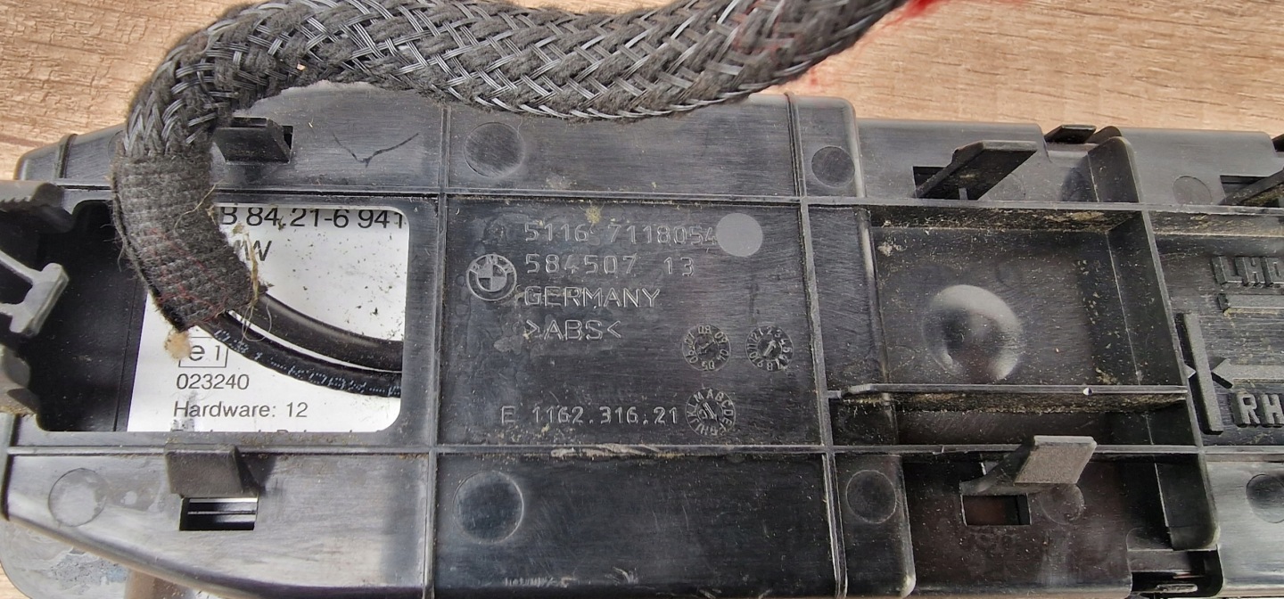 Halter LADOWARKA TELEFONU BMW E90 E91 Original