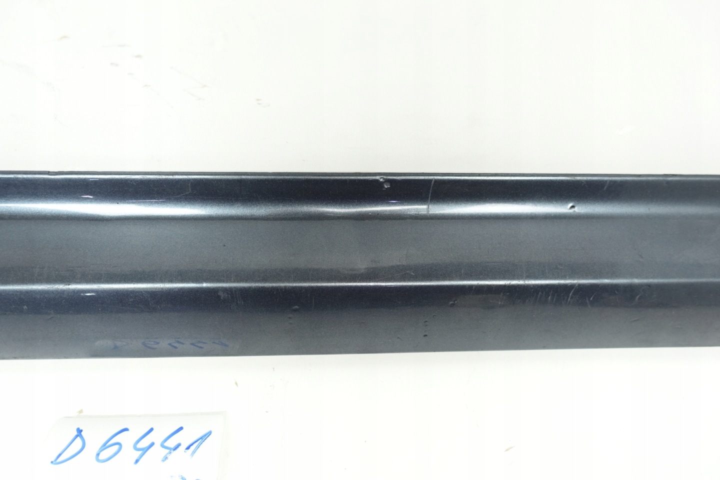 moulding door left front front AUDI A8 D3