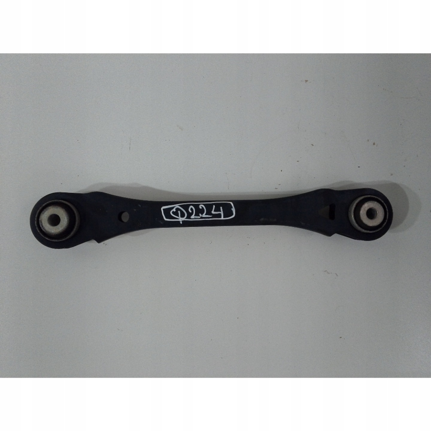 KIA Stinger 3,3 GT arm rear left (Q224)