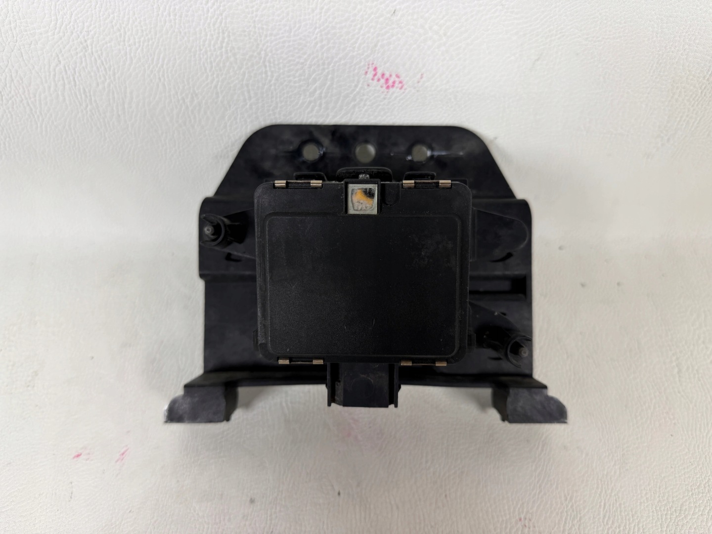 Tesla Model S 12- radar sensor Distronic 39R05663