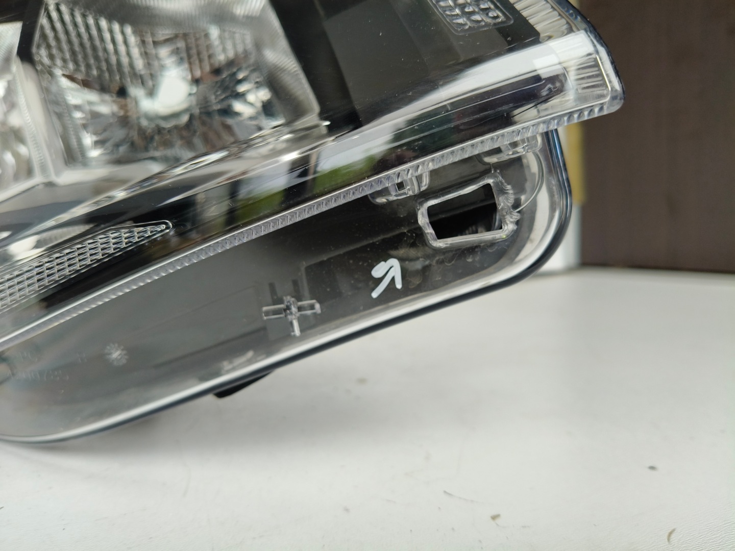 light right REFLEKTOR VW CADDY 2K 2K8 20