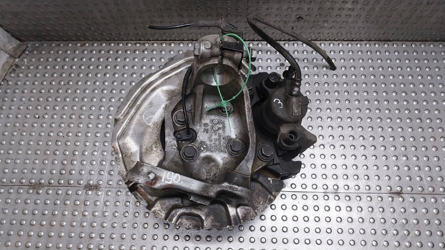 swing of the pivot caliper right front 6764444 BMW E90 E91 E92 E93 E81 E82 E87