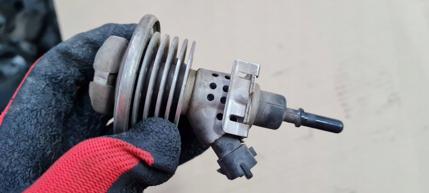 Q5 8R injector ADBLUE 3C0131113C 2.0 TDI VW AUDI A4 B8 A5