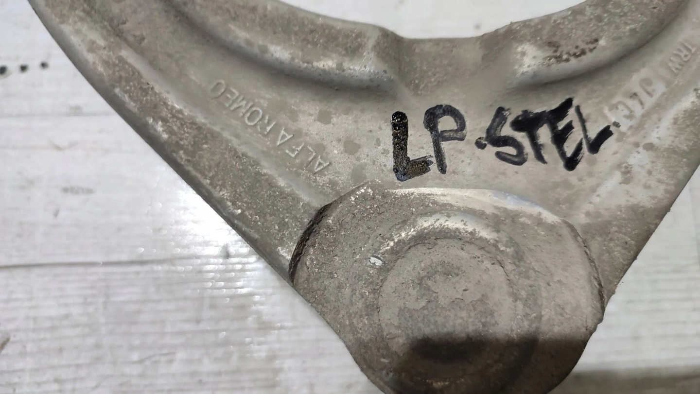 Alfa Romeo Stelvio 2021 front side left arm front