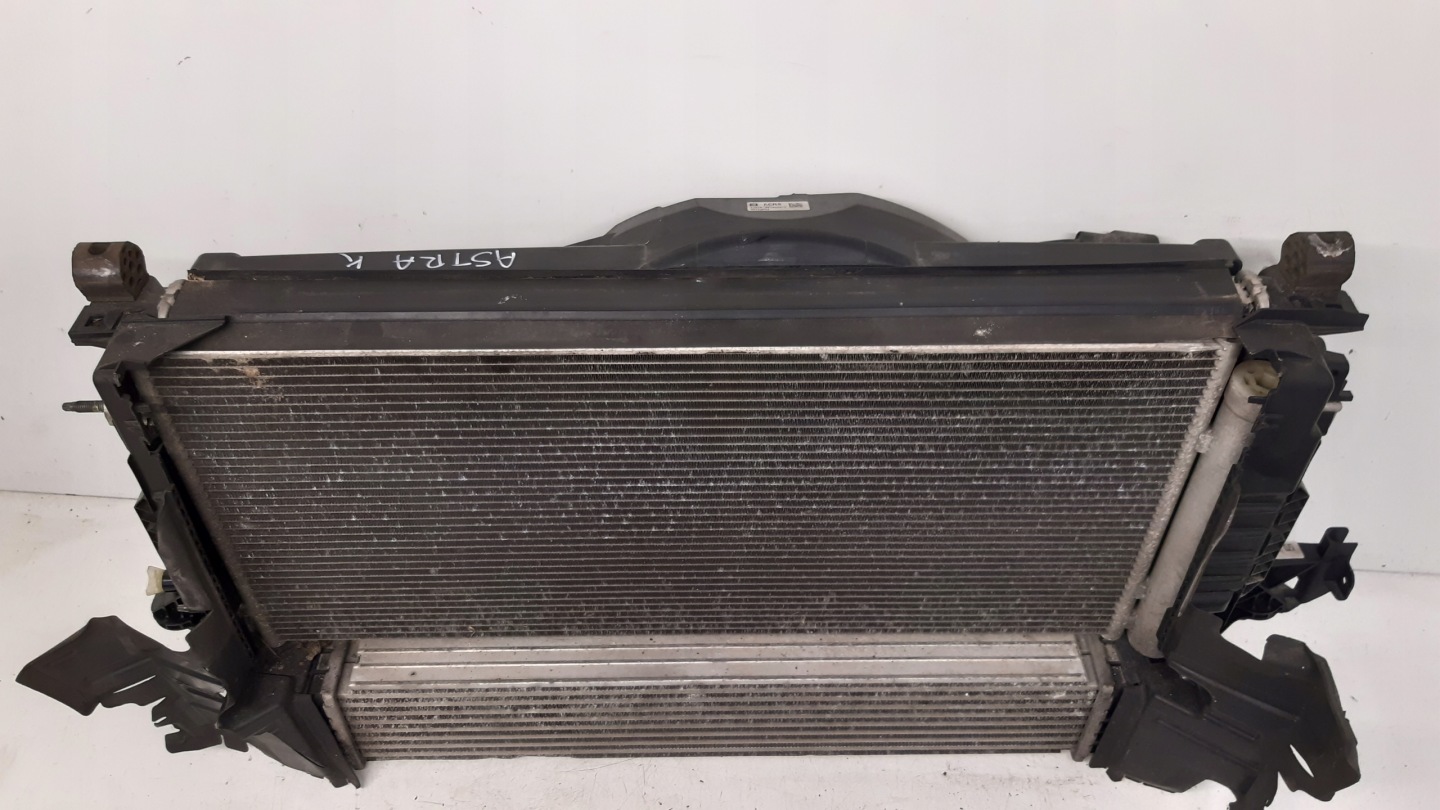ventilator hladnjaci vode klimatizacije 39013322 Opel Astra K
