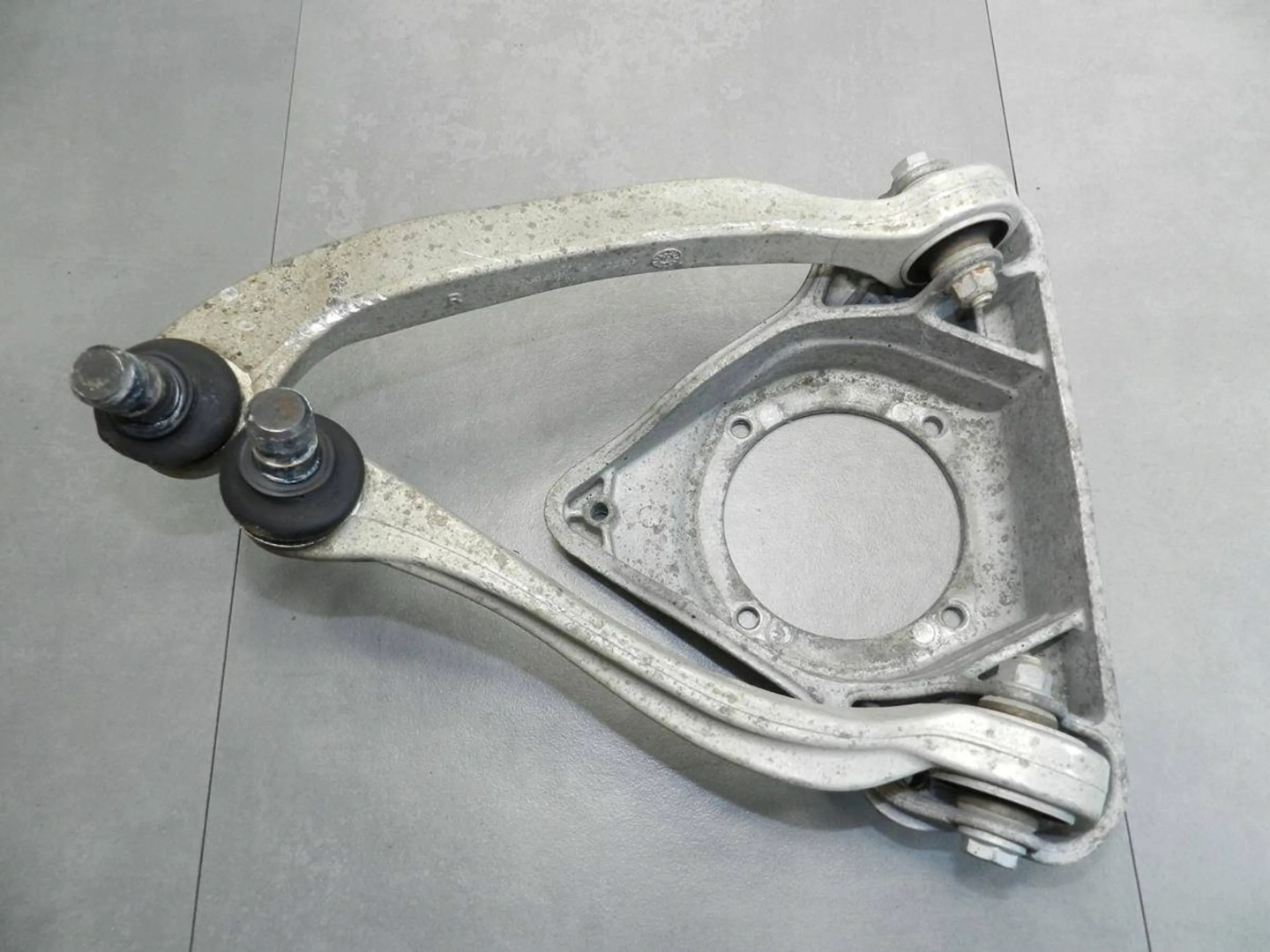 VW Phaeton console arm right