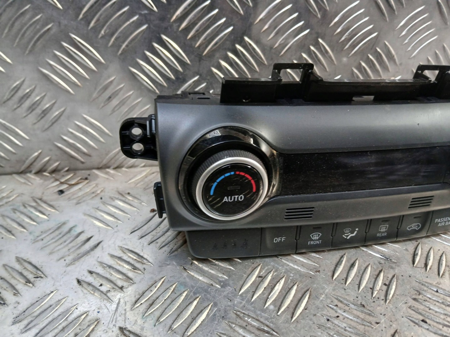 HYUNDAI KONA Unite commande clima Bouton C200367820 2017