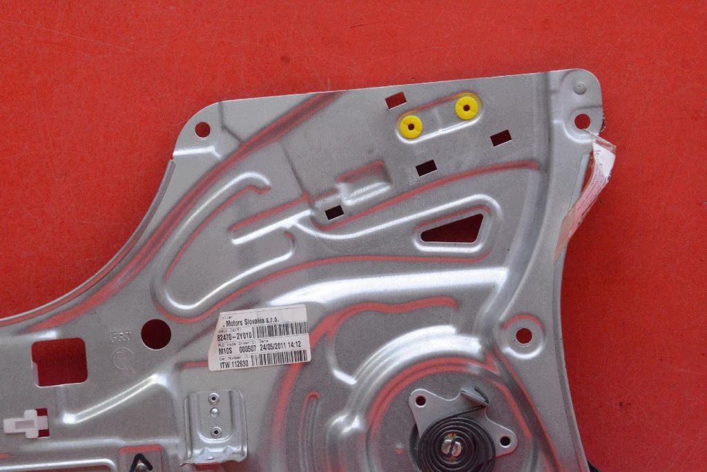 window regulator left front EU 82470-2Y010 HYUNDAI IX35 1 and 09-13
