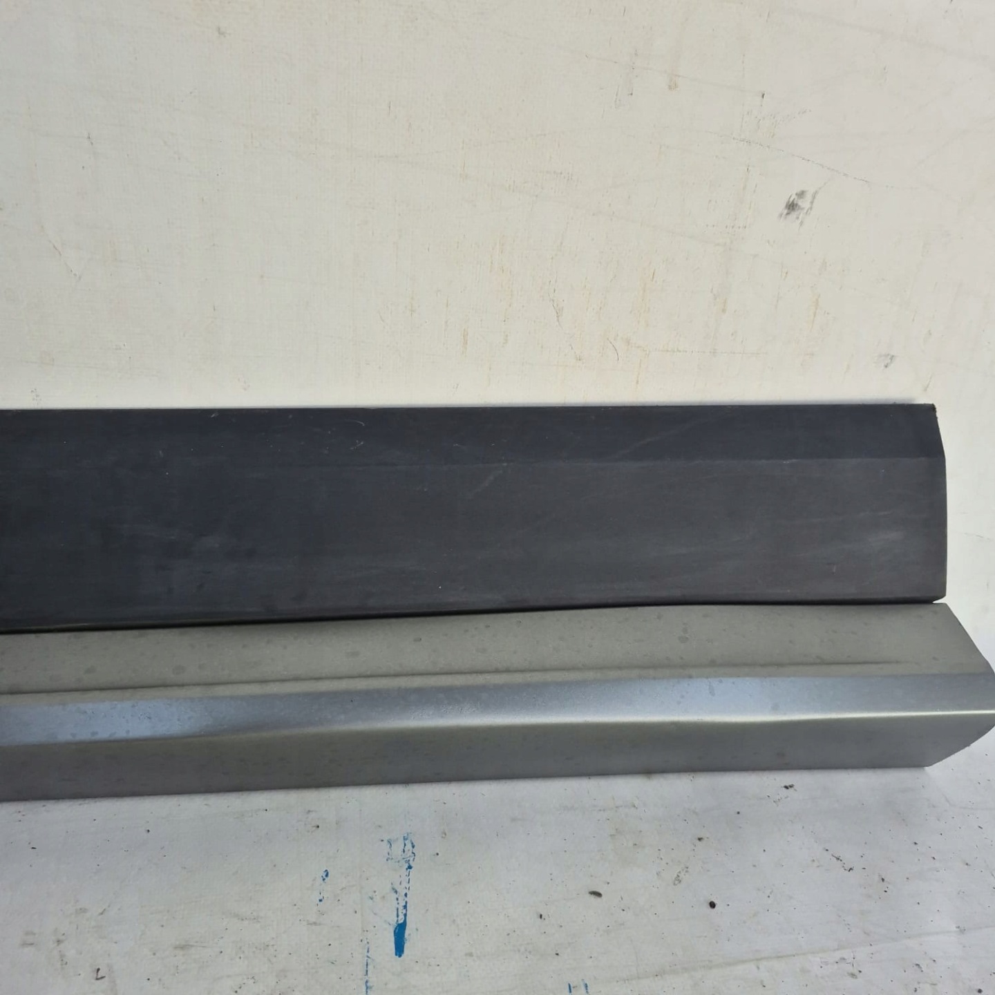 AUDI Q2 81A S-LINE moulding door left front front 81A853959