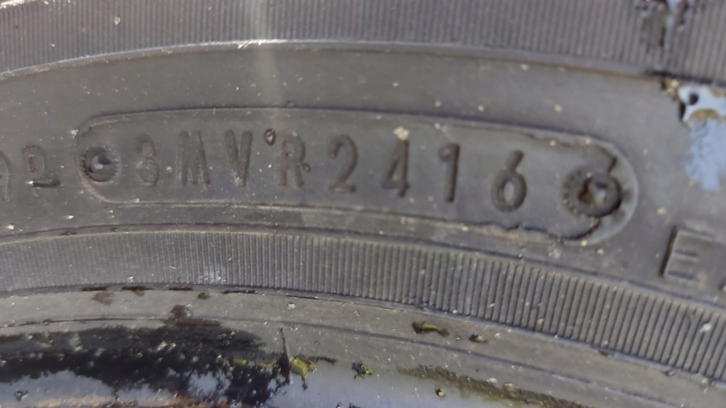 DUNLOP SP10 175/65R14 tyres summer 5mm