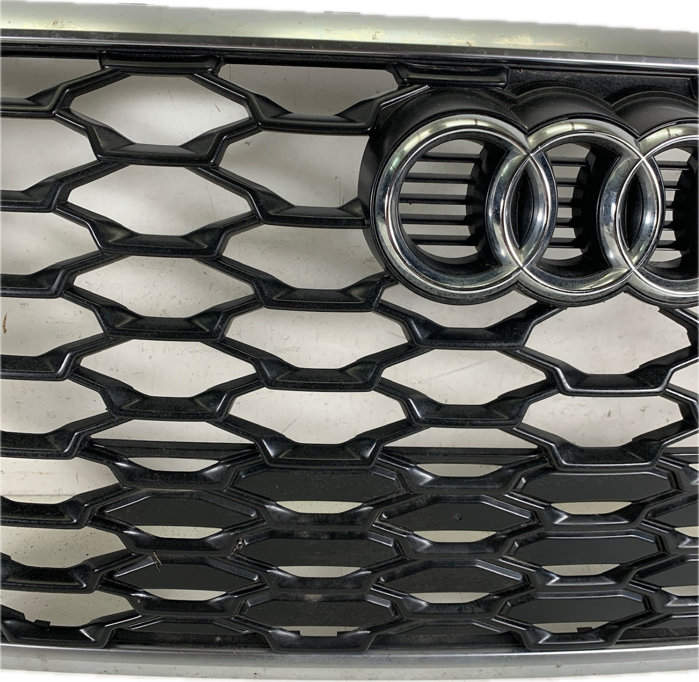 AUDI Q3 II 2 S-LINE 2018 grill grille grid 83F853651B