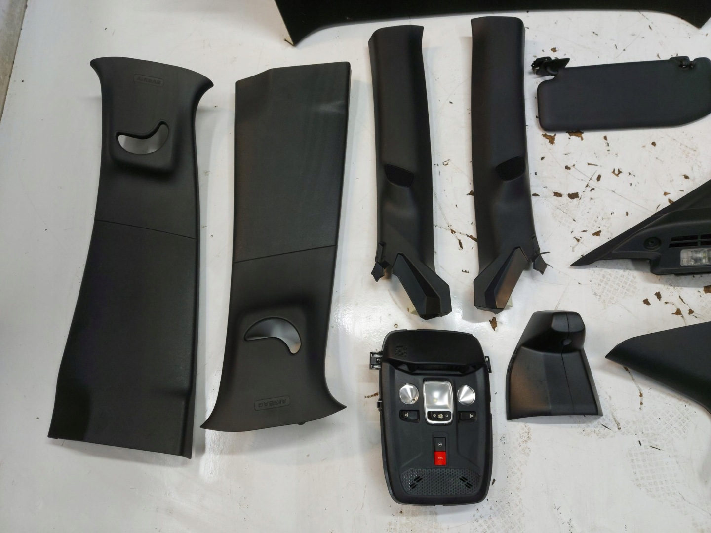 Opel Mokka-E II B roof upholstery black plastics pillars inner pakiet